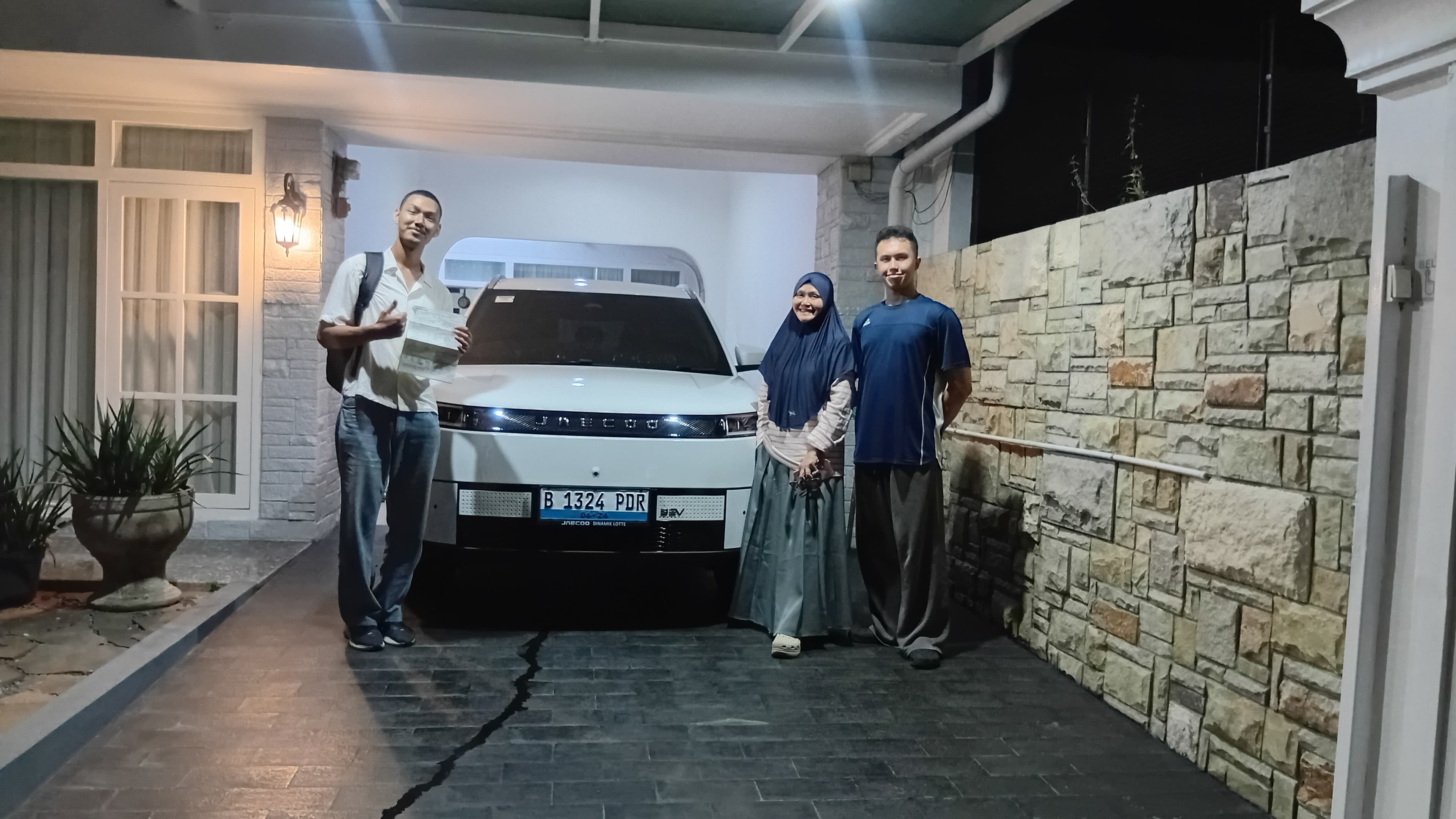 Serah terima unit JAECOO kepada Ibu Linda di Gading Serpong, Tangerang
